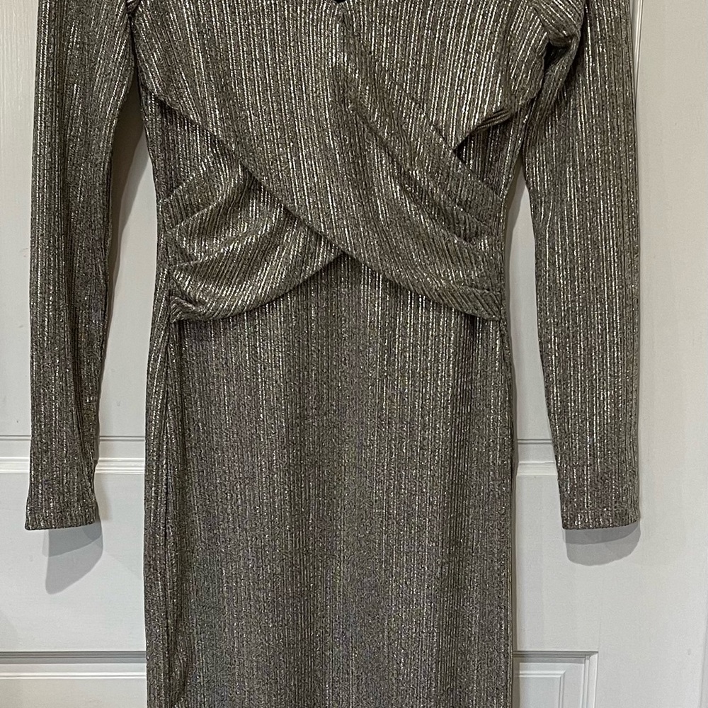 Elegant gold long sleeve dress